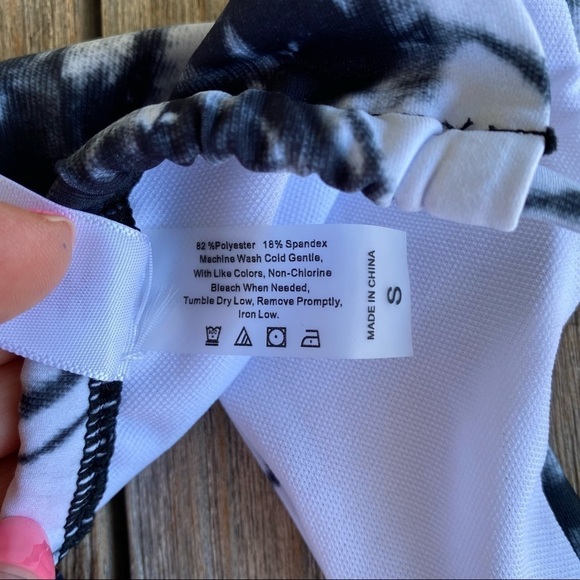 Hobolux Maddie Munson Ta Die For Hobokini String Bikini Small Blk Wht Tie Dye - Picture 10 of 11